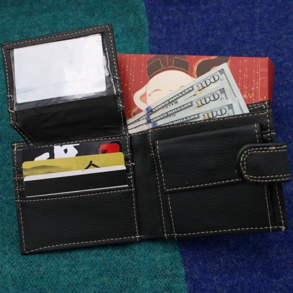 Single zipper horizontal wallet