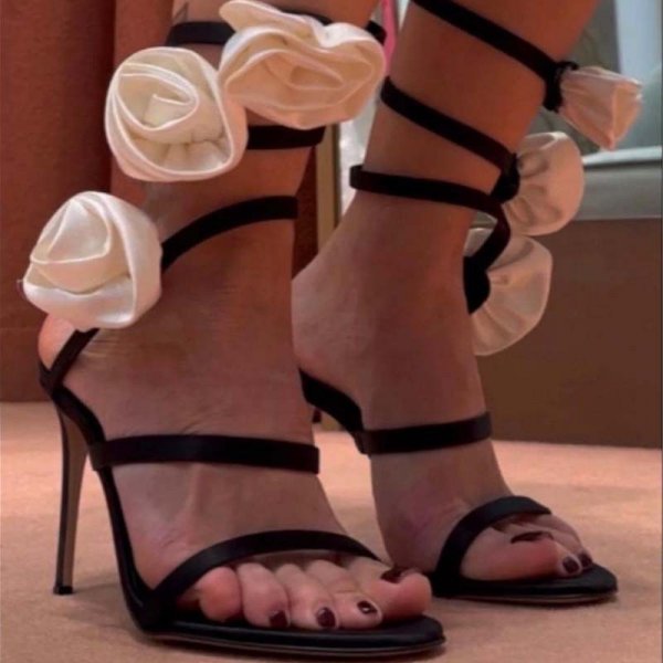 Lace-up Stiletto Heel Round Toe Flower Decorative Women's Sandals