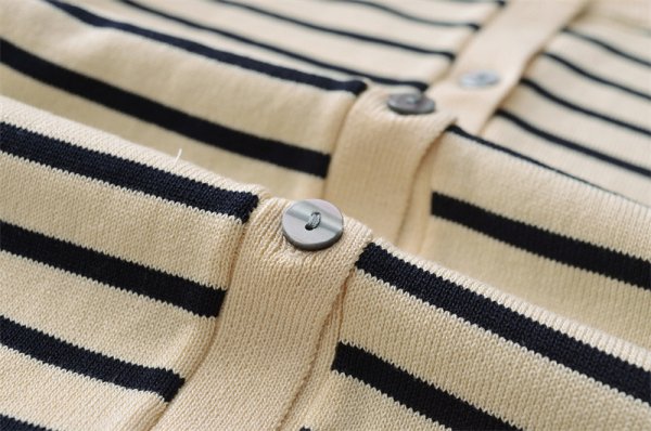 Women's Round Neck Cardigan Striped Contrast Color Sweater