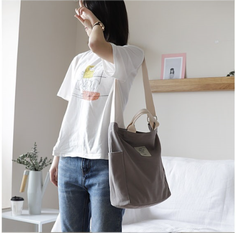 Canvas shoulder bag