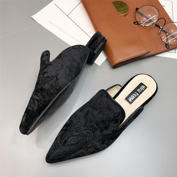 Fashion pointed flat sandals and slippers