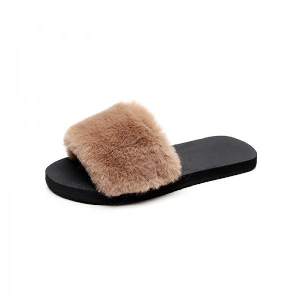 Wear non-slip and warm flip-flop plush slippers