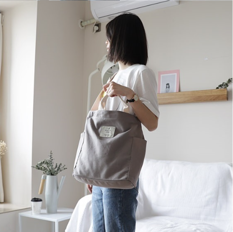 Canvas shoulder bag